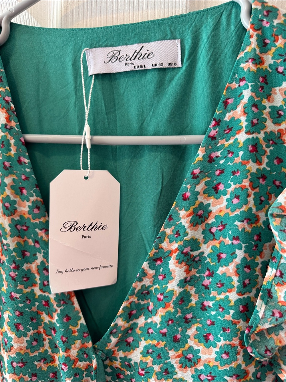 Boutique Berthie Paris Green Floral Wrap Dress size 8 NWT
